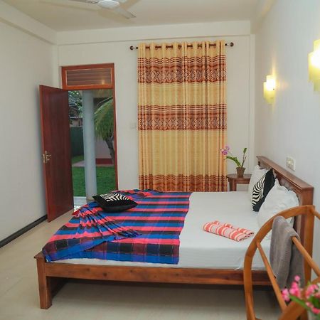 Hasaranga Holiday House Hikkaduwa Εξωτερικό φωτογραφία