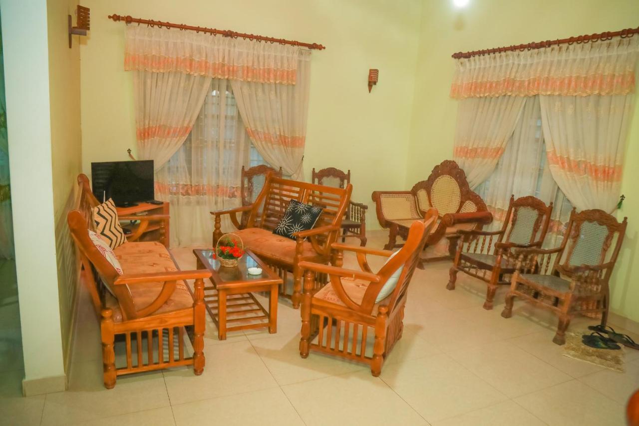 Hasaranga Holiday House Hikkaduwa Εξωτερικό φωτογραφία